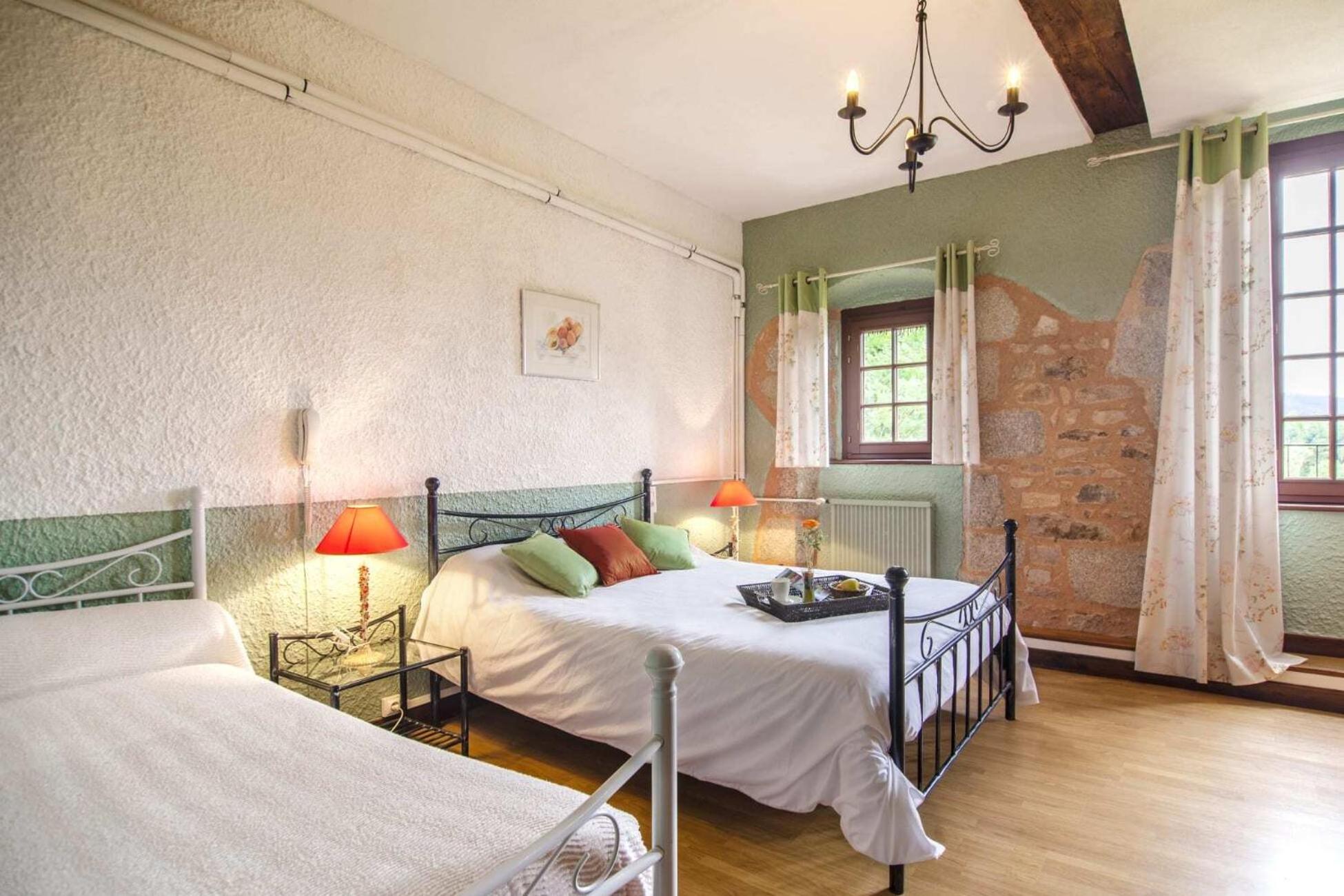 ホテル Domaine Le Prieure Chaumont-le-Bourg 部屋 写真